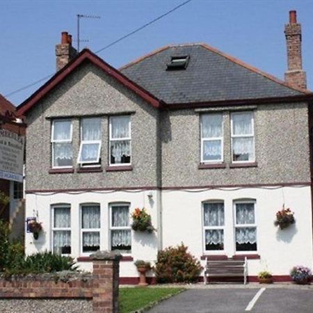 Amberlea Guest House Суонидж Екстериор снимка