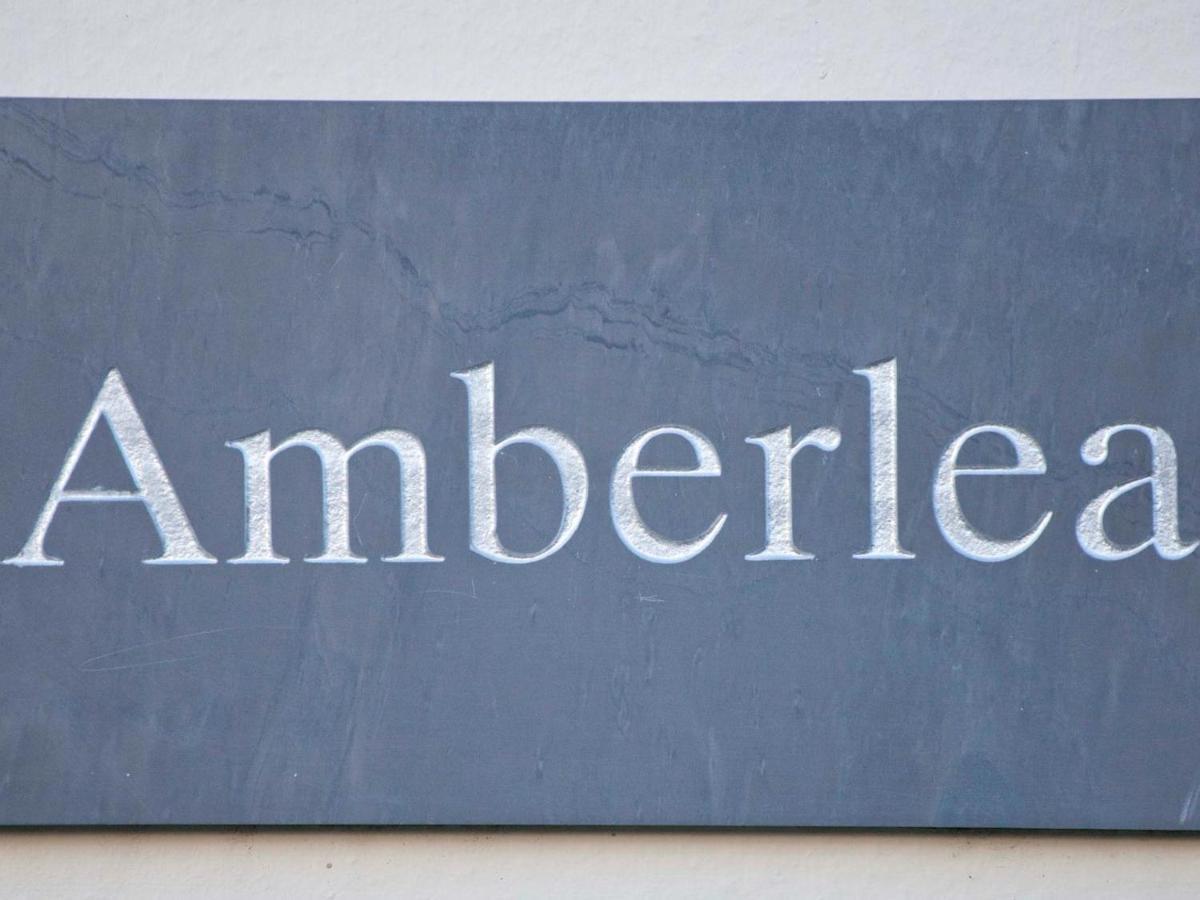 Amberlea Guest House Суонидж Екстериор снимка