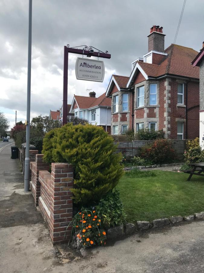 Amberlea Guest House Суонидж Екстериор снимка