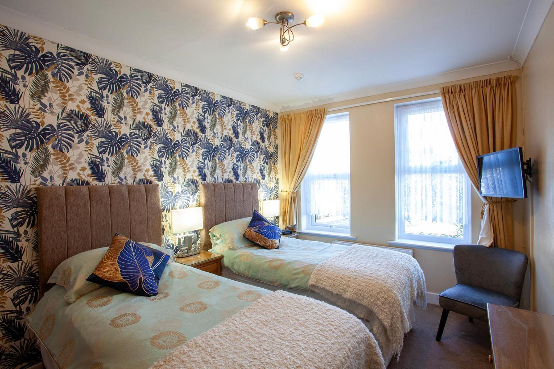 Amberlea Guest House Суонидж Екстериор снимка