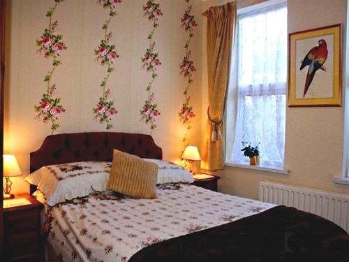 Amberlea Guest House Суонидж Екстериор снимка