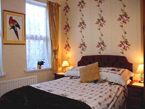 Amberlea Guest House Суонидж Екстериор снимка