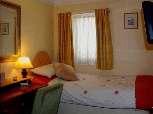 Amberlea Guest House Суонидж Екстериор снимка